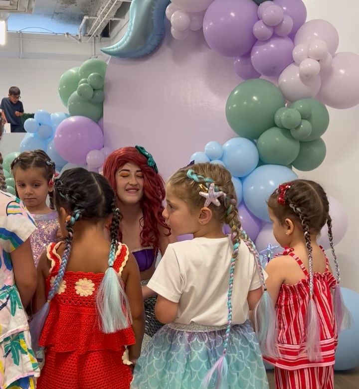 Kids at a mermaid party at Studio 4